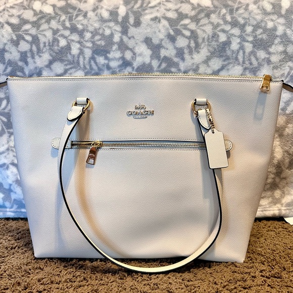 Coach Leather Gallery Tote, new with tags…Chalk/gold… dimensions in photo - Picture 1 of 6